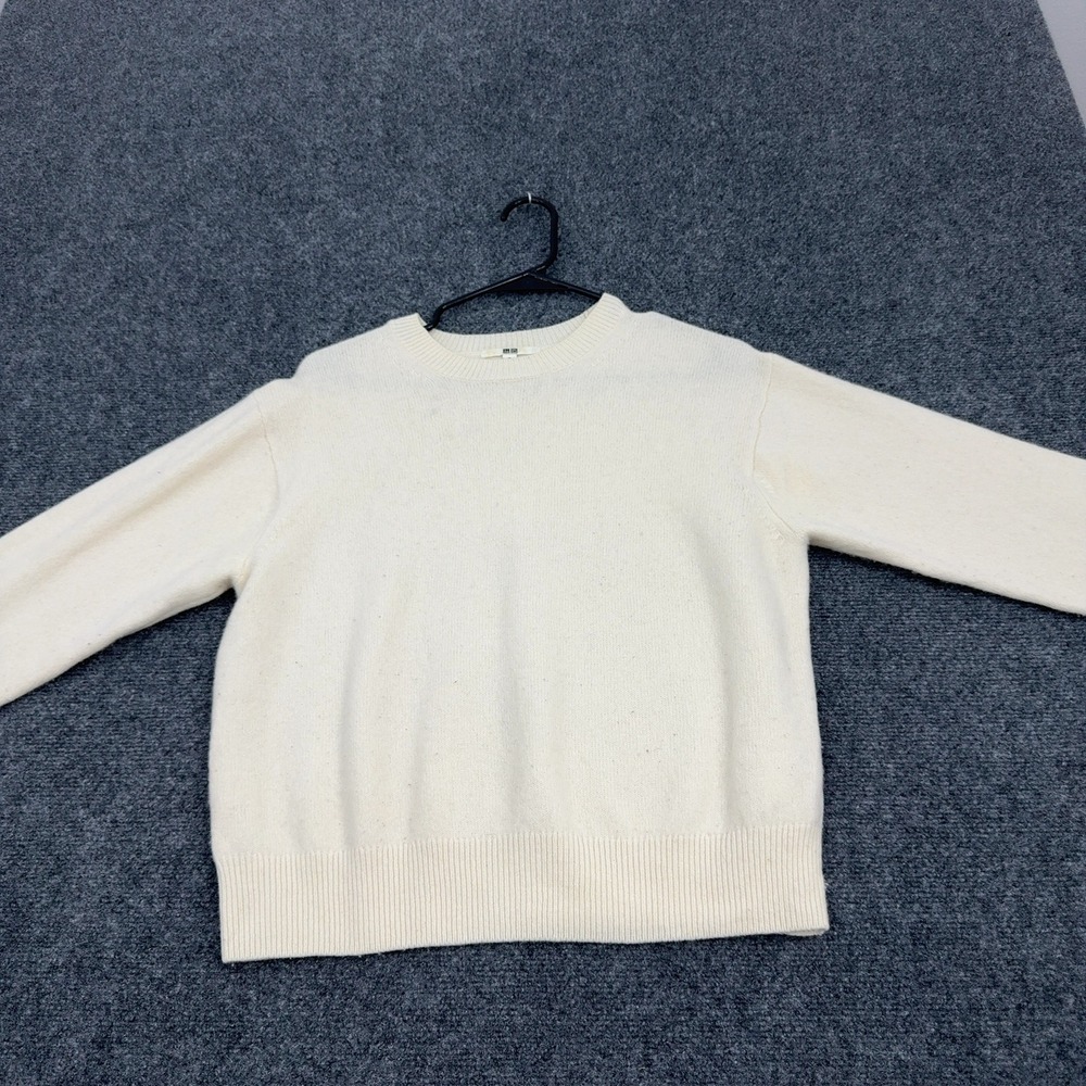 Uniqlo Sweater M Cream Wool Crewneck Minimalist Basic Casual
